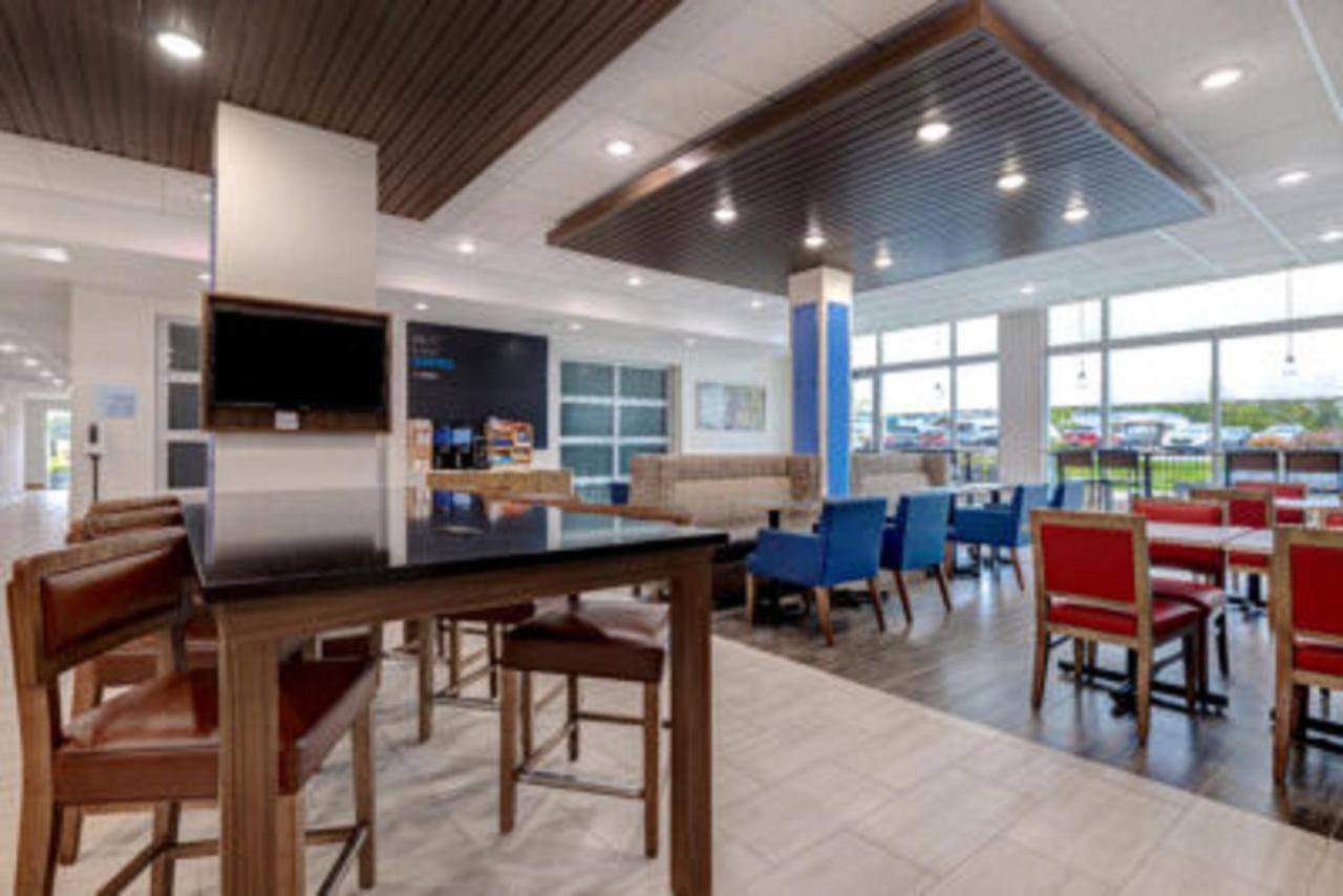 Holiday Inn Express & Suites - Grand Rapids South - Wyoming By Ihg Εξωτερικό φωτογραφία