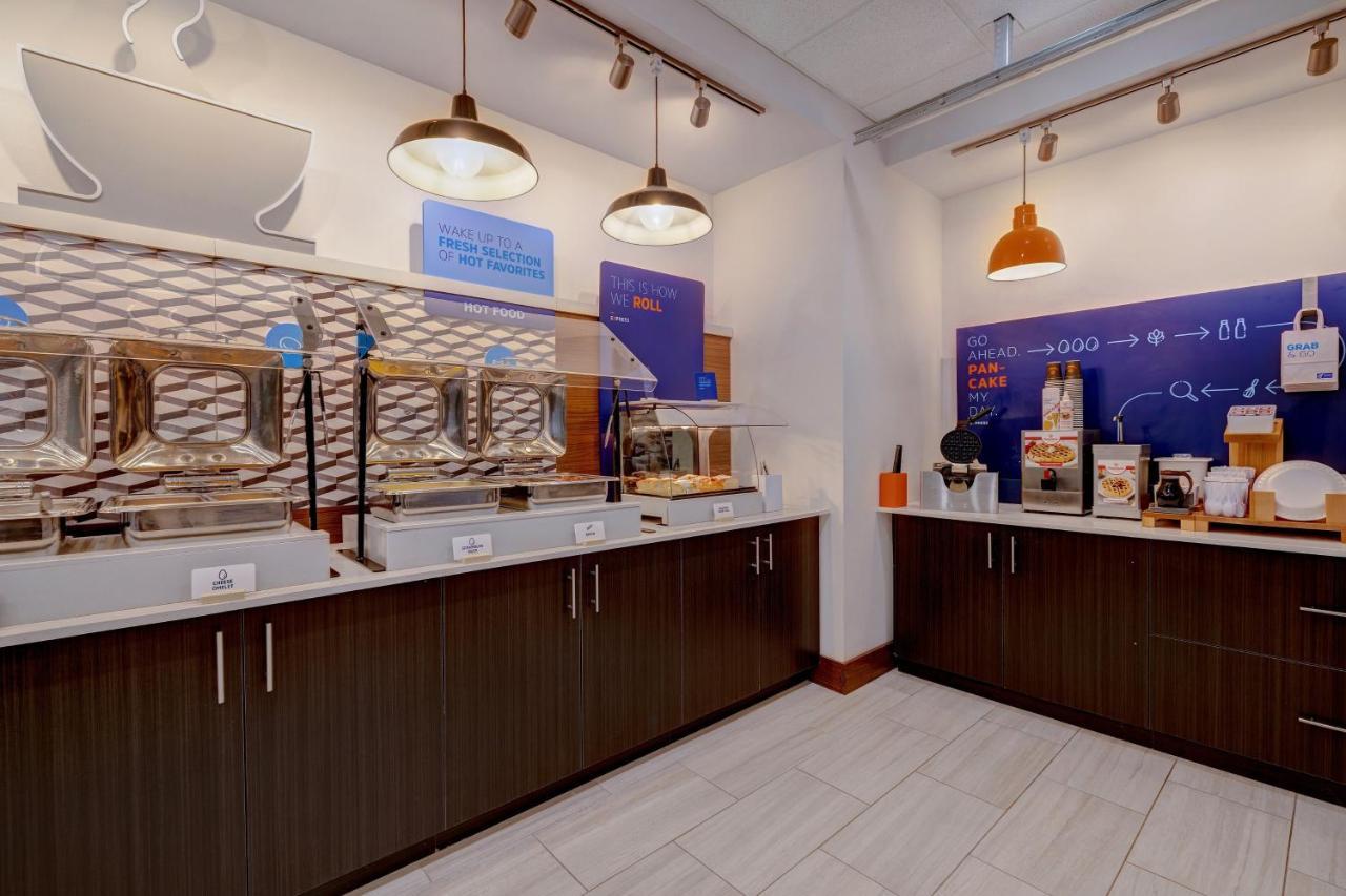 Holiday Inn Express & Suites - Grand Rapids South - Wyoming By Ihg Εξωτερικό φωτογραφία